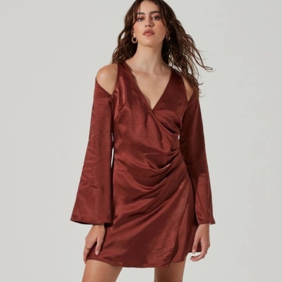 Astr Dresses & Skirts - Astr the label rust satin mini dress